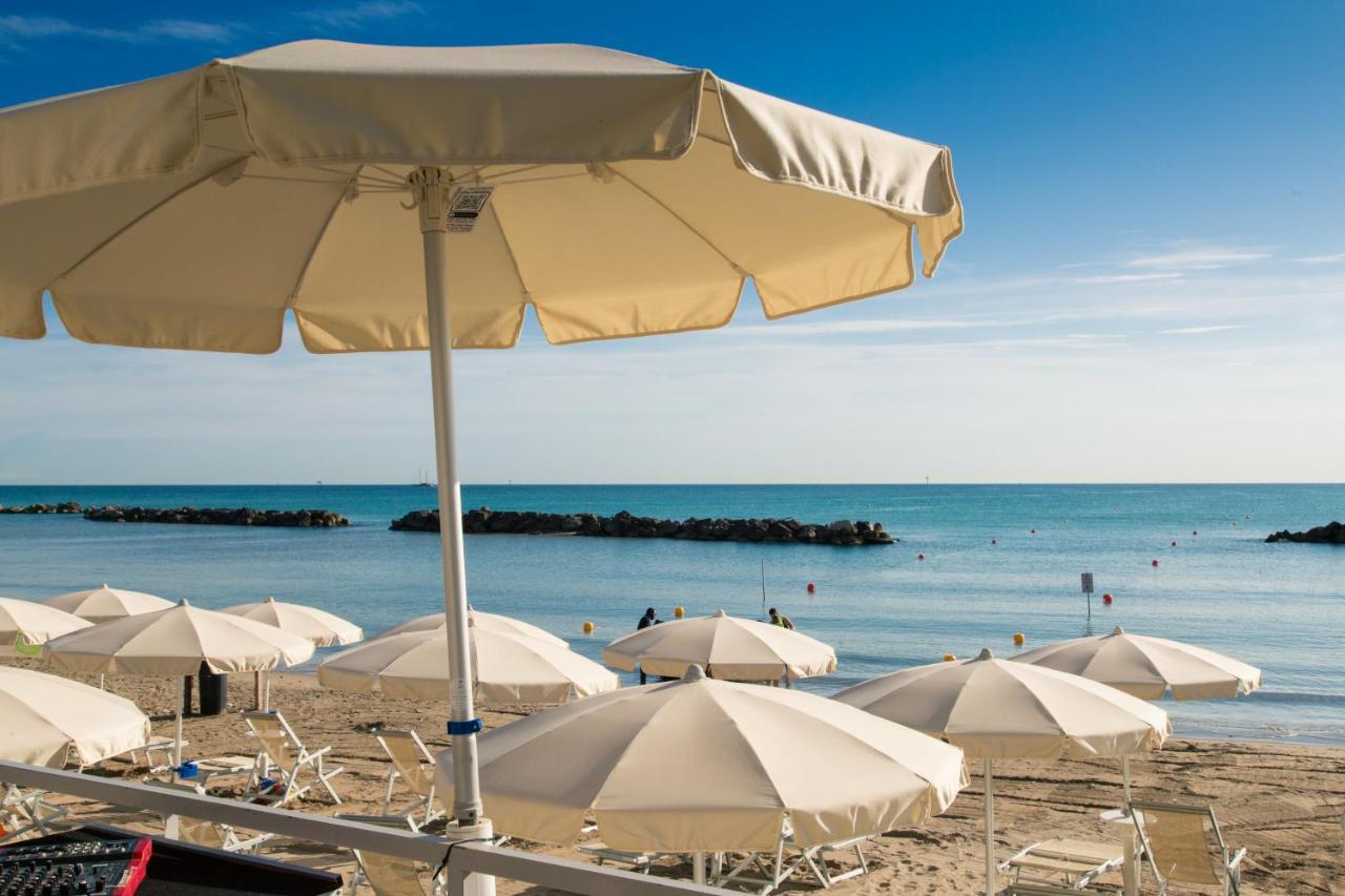 Hotel Duca Degli Abruzzi Montesilvano Bagian luar foto