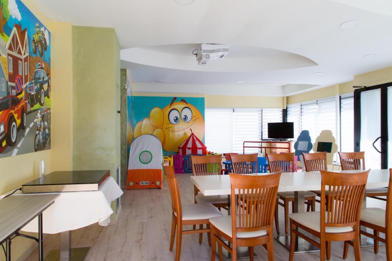 Hotel Duca Degli Abruzzi Montesilvano Bagian luar foto